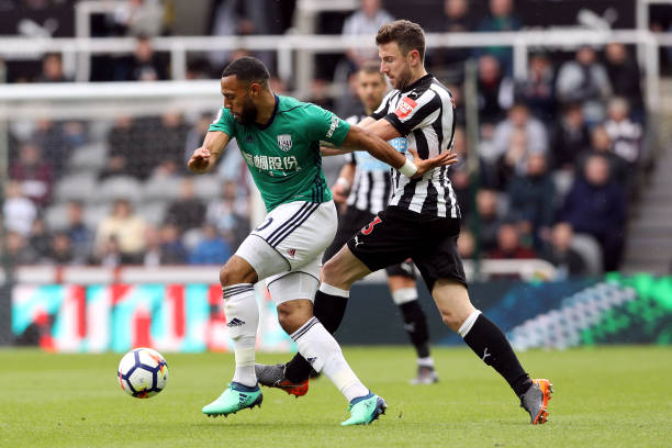 他在短短 他在短短